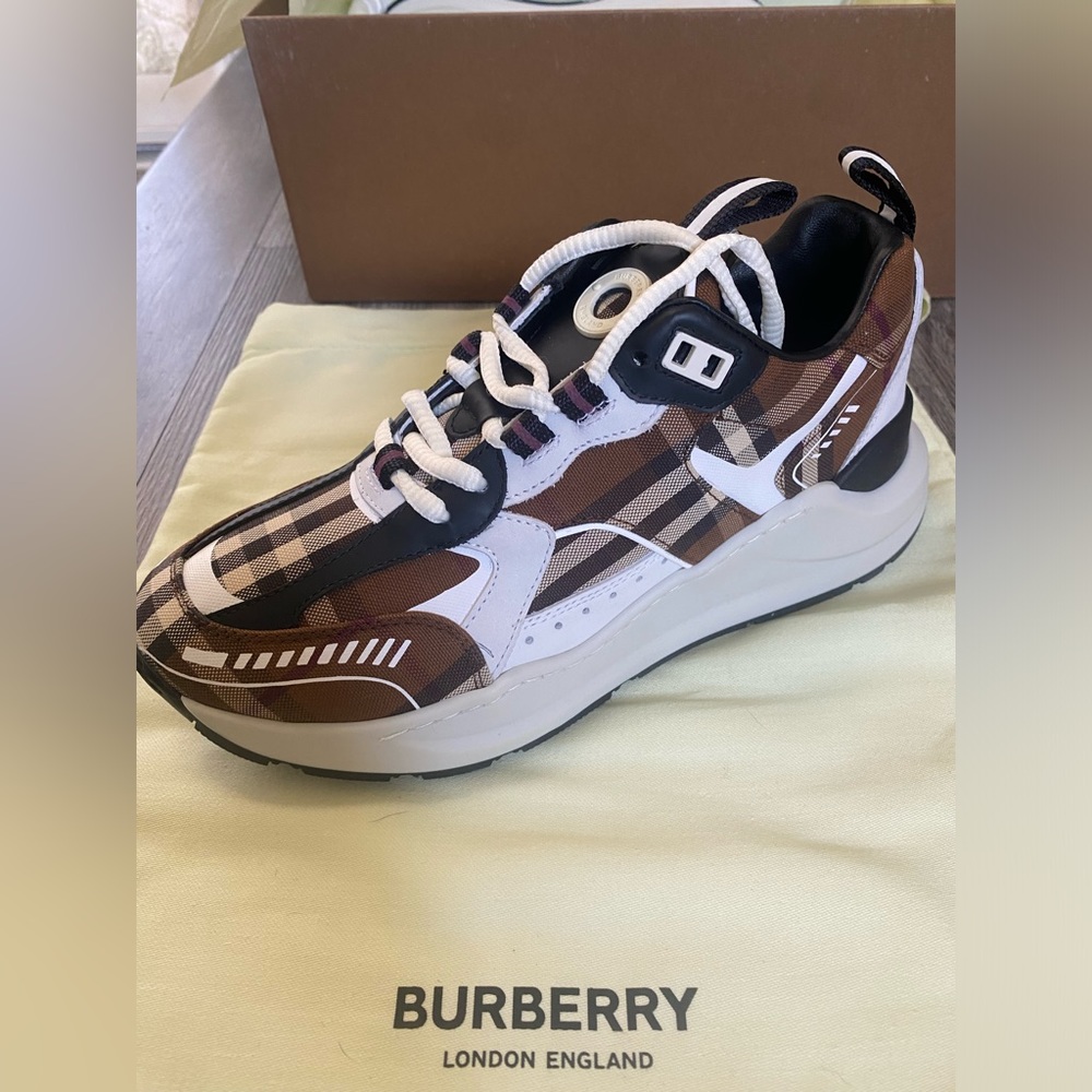 Burberry low top sneaker dark brown size 38 - Picture 5 of 8